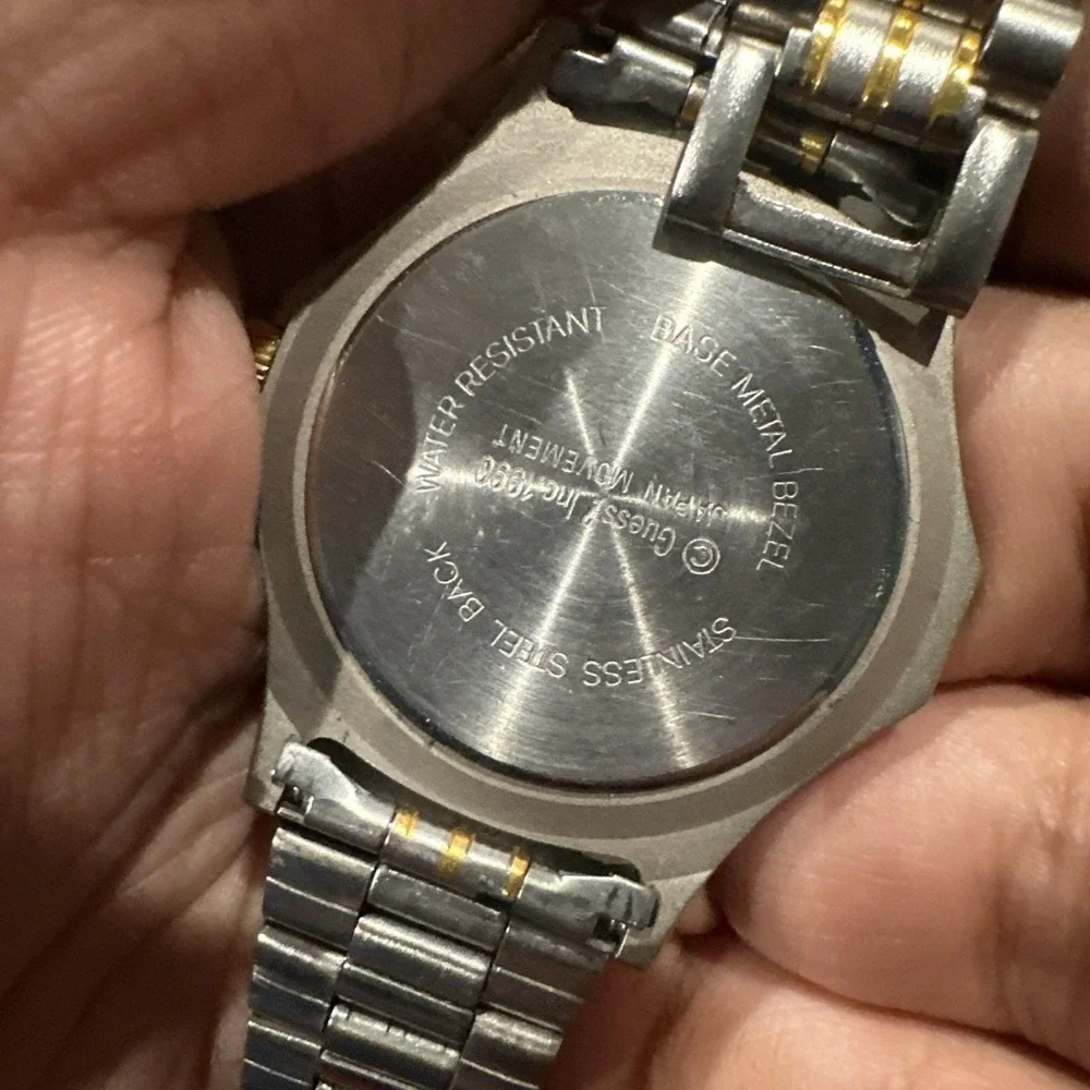 Working Vintage‎ 1980s Guess unisex Watch Two Tone Steel Quartz 42mm Fit 7.5in - Picture 4 of 10